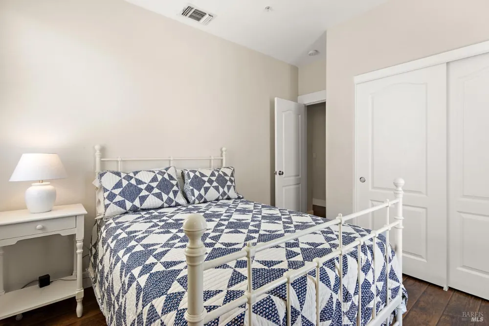 334 1st Street Benicia, CA 94510