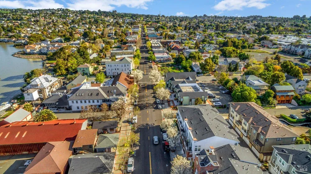 334 1st Street Benicia, CA 94510