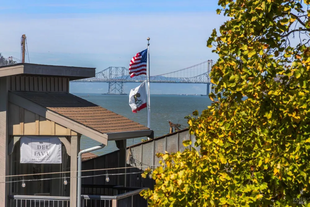 334 1st Street Benicia, CA 94510