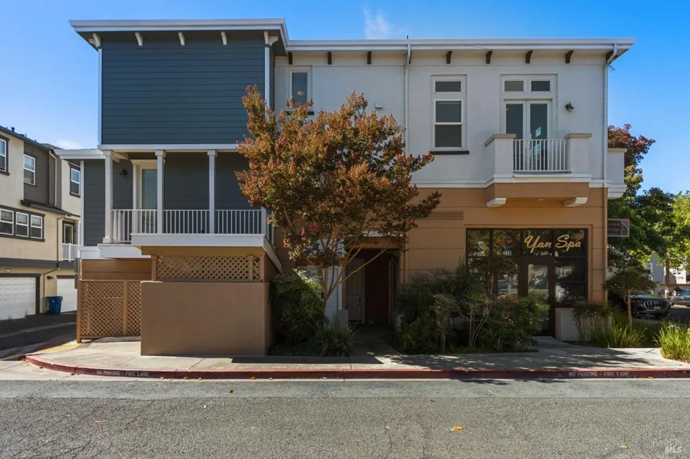 334 1st Street Benicia, CA 94510