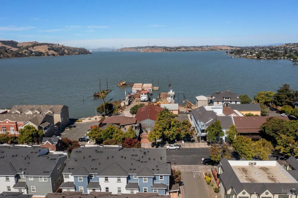 334 1st Street Benicia, CA 94510
