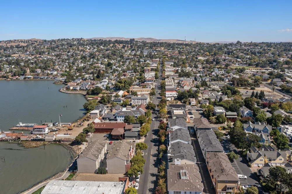 334 1st Street Benicia, CA 94510