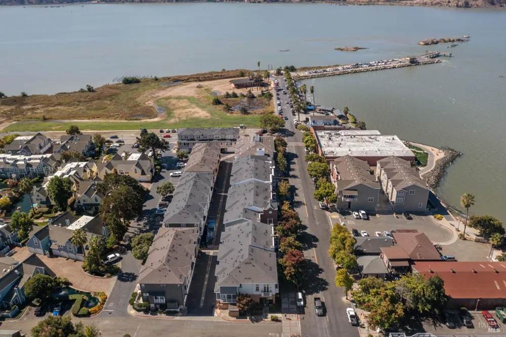 334 1st Street Benicia, CA 94510