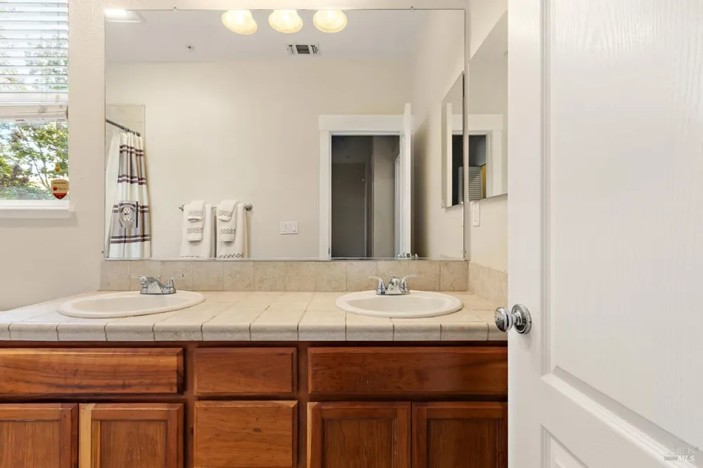 334 1st Street Benicia, CA 94510