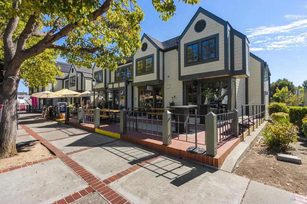 334 1st Street Benicia, CA 94510