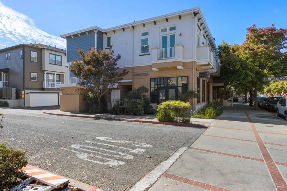 334 1st Street Benicia, CA 94510