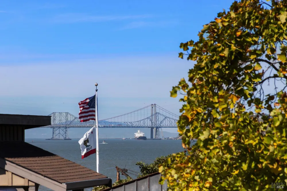 334 1st Street Benicia, CA 94510