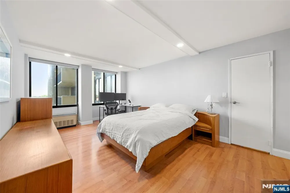 200 Winston Drive 1017 Cliffside Park, NJ 07010