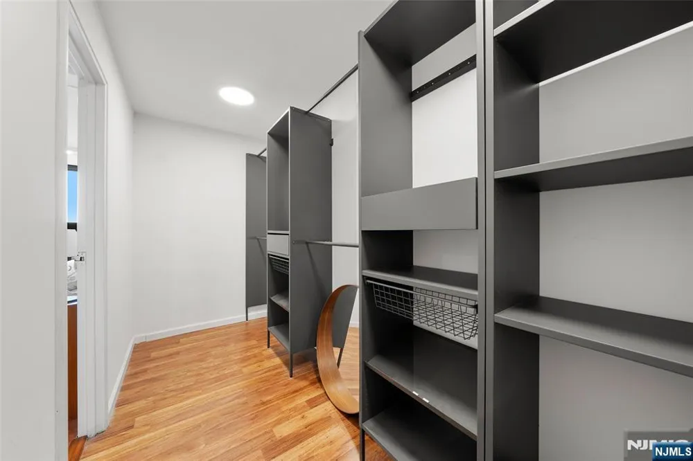 200 Winston Drive 1017 Cliffside Park, NJ 07010