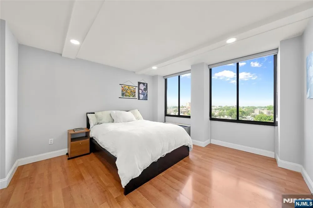 200 Winston Drive 1017 Cliffside Park, NJ 07010