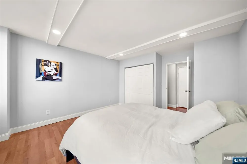 200 Winston Drive 1017 Cliffside Park, NJ 07010