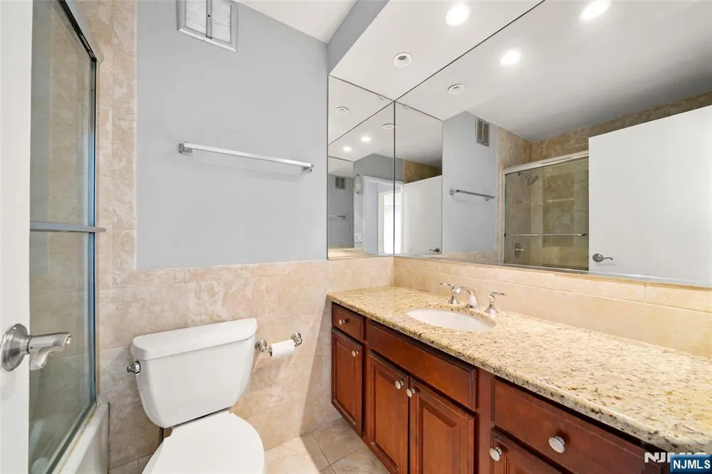 200 Winston Drive 1017 Cliffside Park, NJ 07010