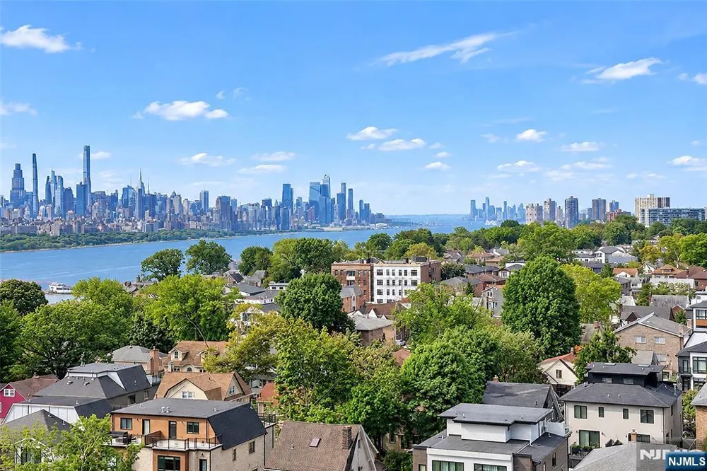 200 Winston Drive 1017 Cliffside Park, NJ 07010