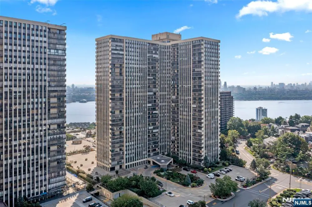 200 Winston Drive 1017 Cliffside Park, NJ 07010