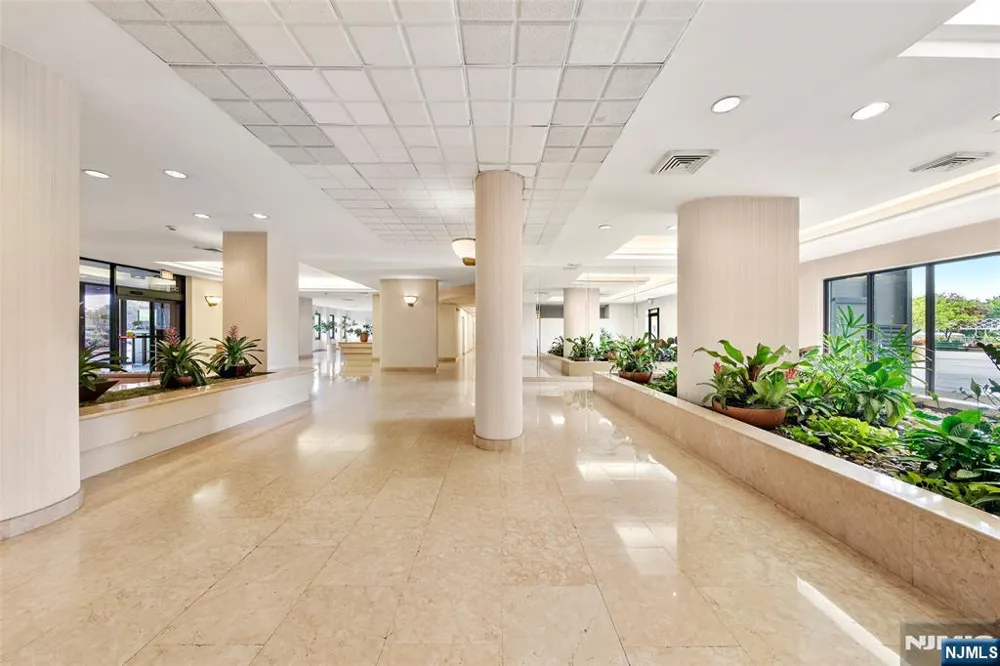 200 Winston Drive 1017 Cliffside Park, NJ 07010