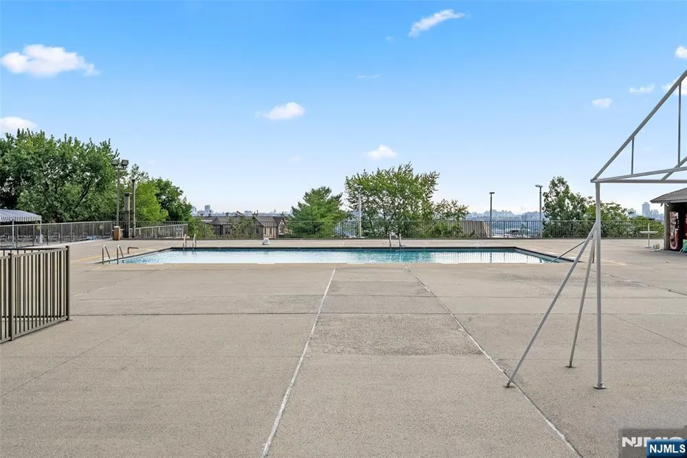 200 Winston Drive 1017 Cliffside Park, NJ 07010
