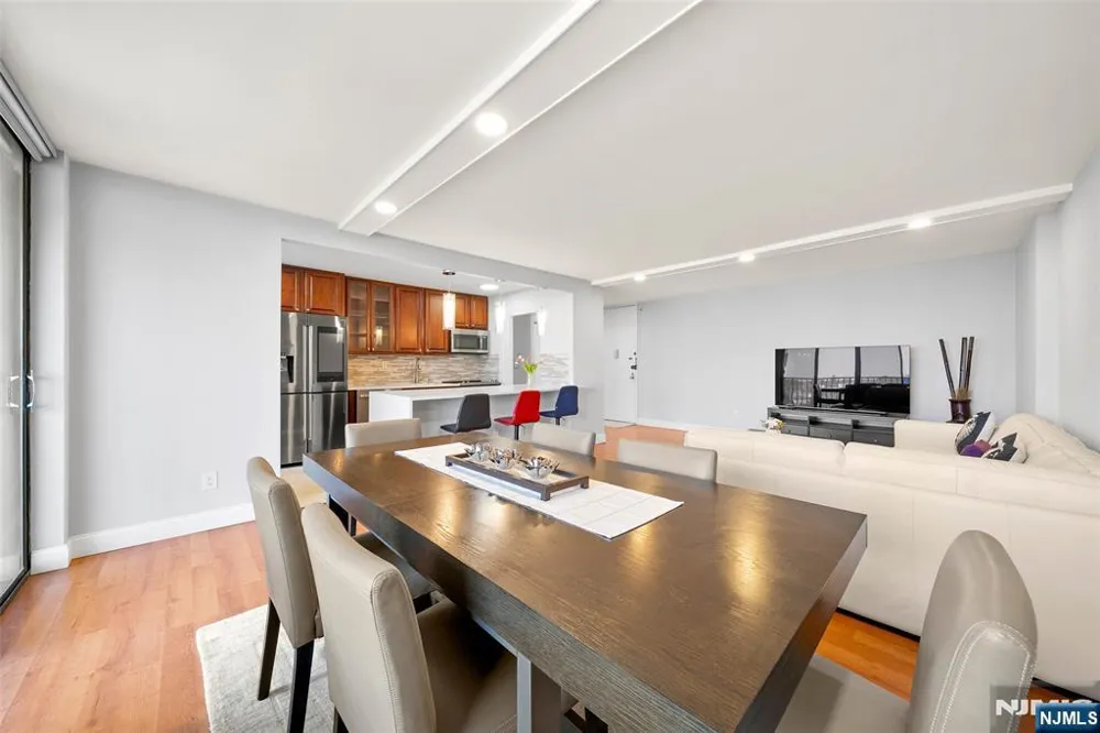 200 Winston Drive 1017 Cliffside Park, NJ 07010