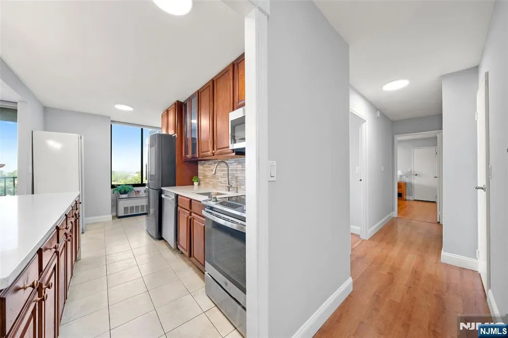 200 Winston Drive 1017 Cliffside Park, NJ 07010