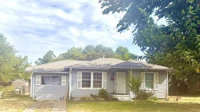1007 E Russell Avenue Carrollton, TX 75006