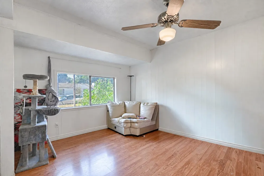 1007 E Russell Avenue Carrollton, TX 75006