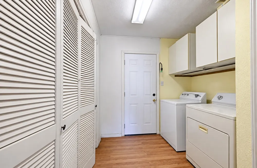 1007 E Russell Avenue Carrollton, TX 75006