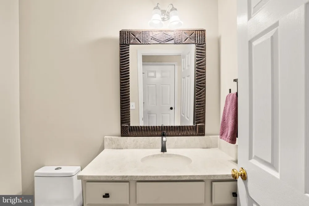 2082 DEER RUN DRIVE Hummelstown, PA 17036