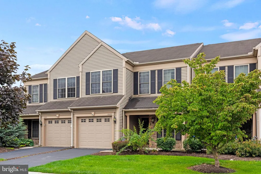 2082 DEER RUN DRIVE Hummelstown, PA 17036