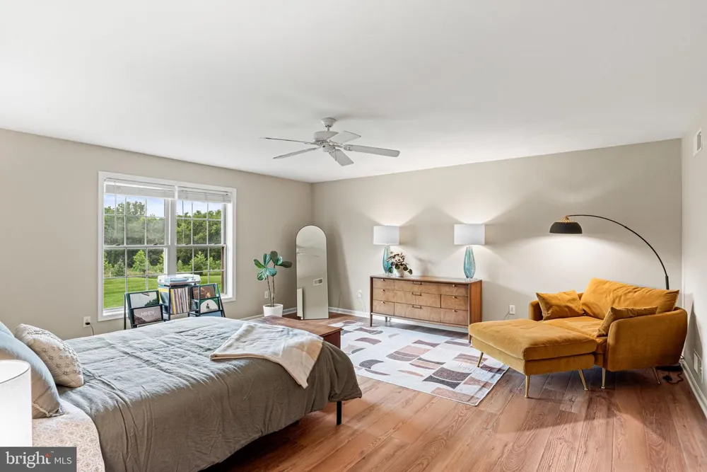 2082 DEER RUN DRIVE Hummelstown, PA 17036