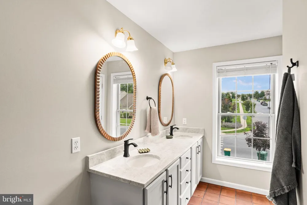 2082 DEER RUN DRIVE Hummelstown, PA 17036
