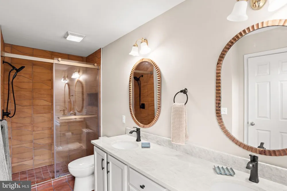 2082 DEER RUN DRIVE Hummelstown, PA 17036