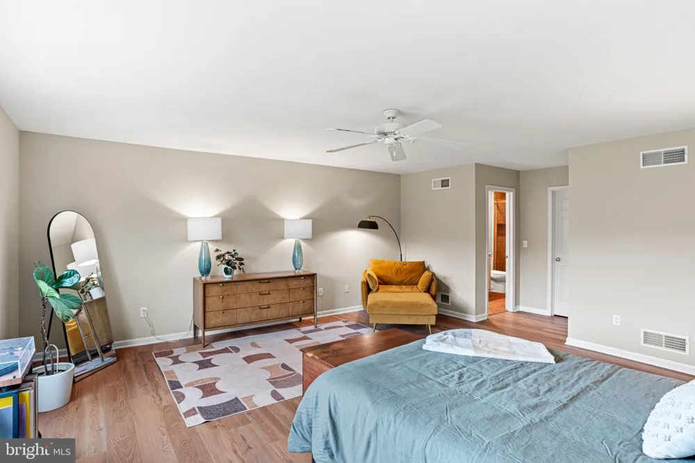 2082 DEER RUN DRIVE Hummelstown, PA 17036