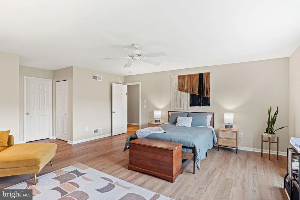 2082 DEER RUN DRIVE Hummelstown, PA 17036