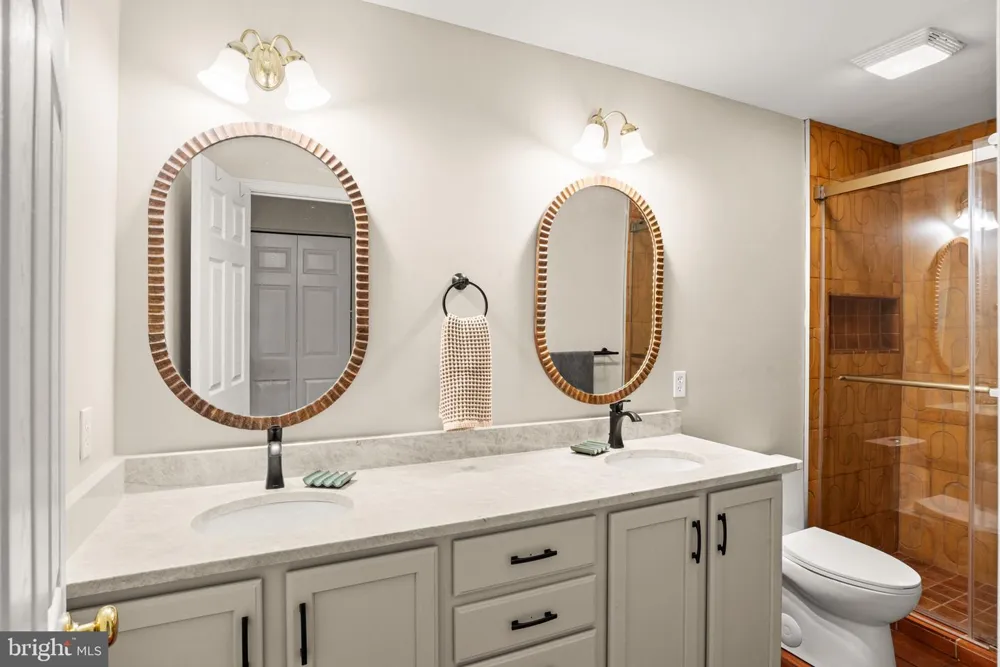2082 DEER RUN DRIVE Hummelstown, PA 17036