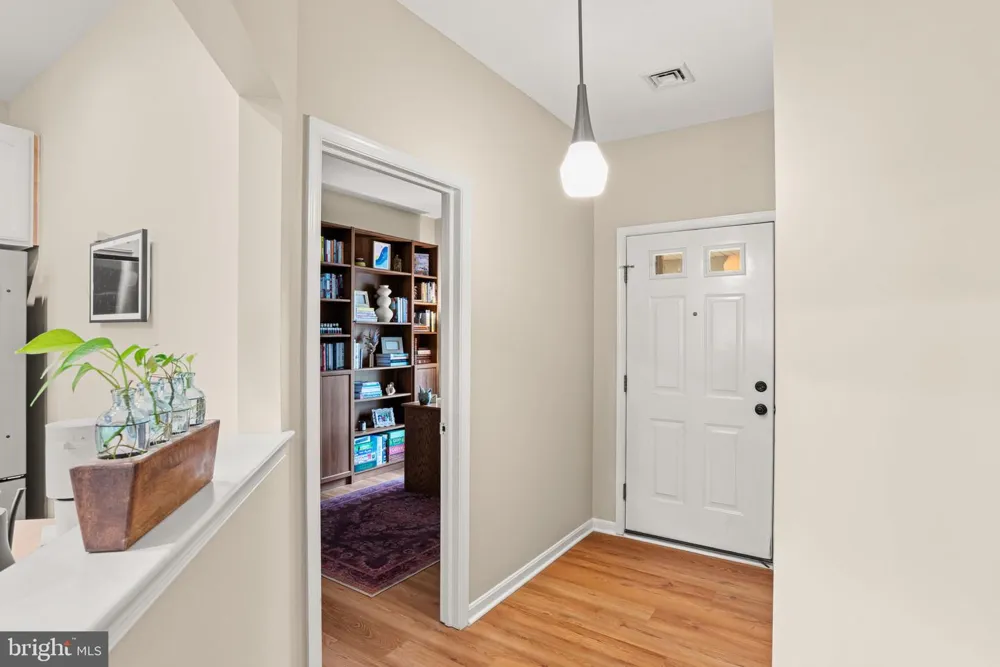 2082 DEER RUN DRIVE Hummelstown, PA 17036