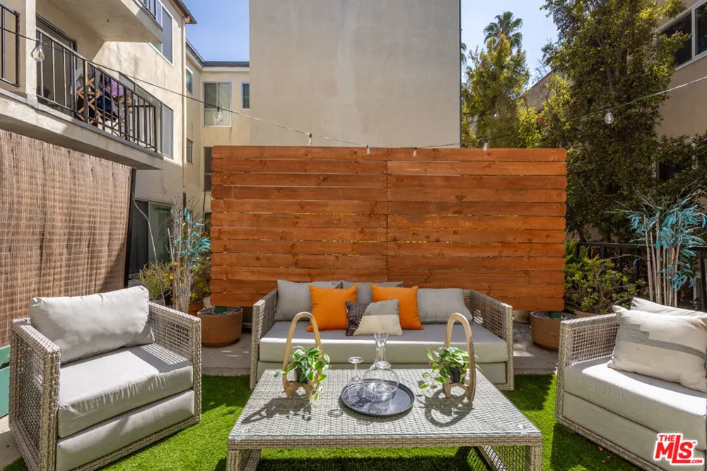 1045 Kings Road #107 West Hollywood, CA 90069