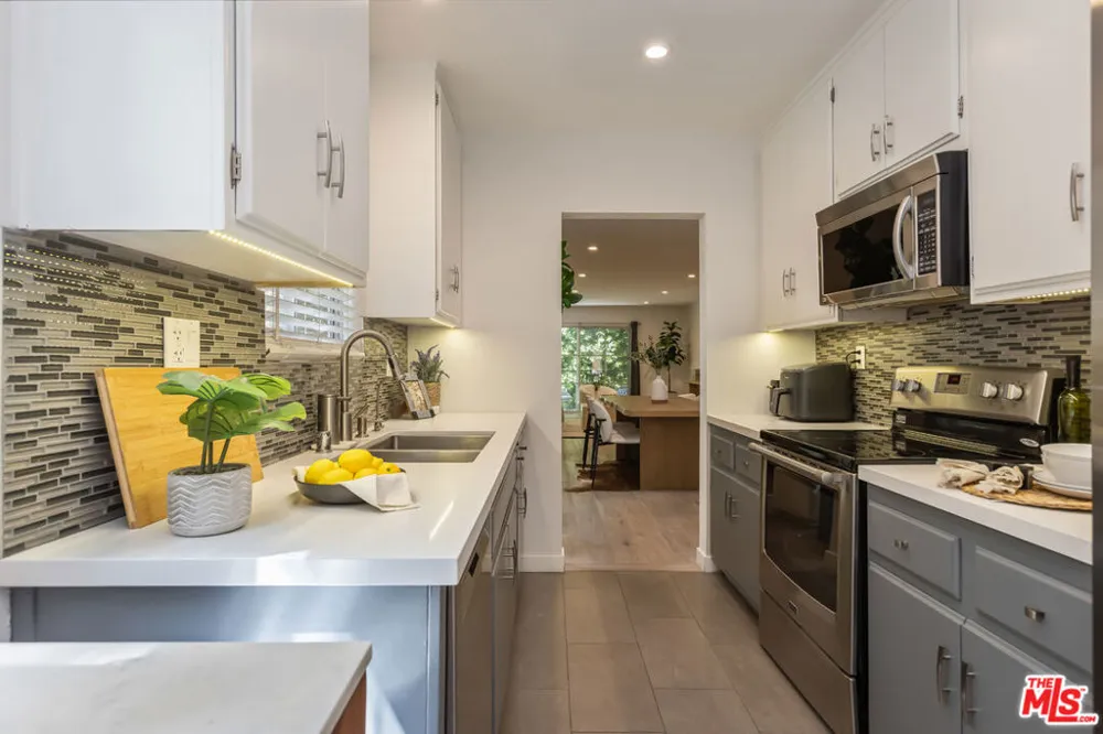 1045 Kings Road #107 West Hollywood, CA 90069