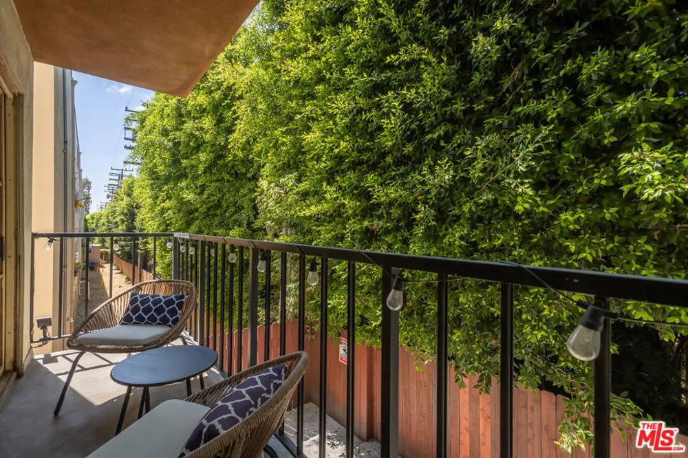 1045 Kings Road #107 West Hollywood, CA 90069