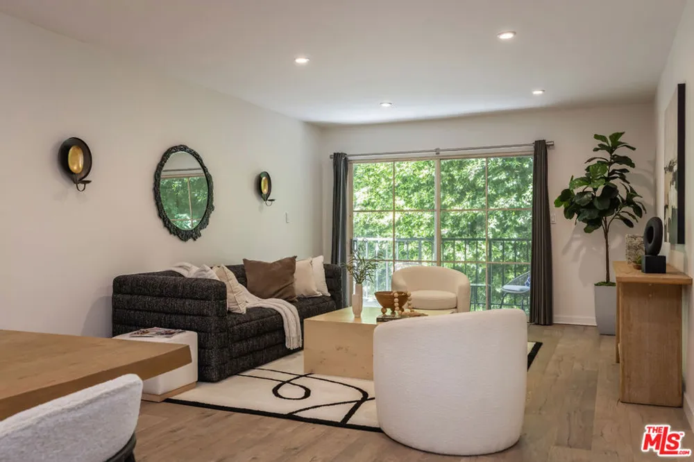 1045 Kings Road #107 West Hollywood, CA 90069