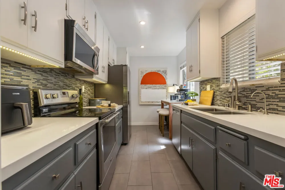 1045 Kings Road #107 West Hollywood, CA 90069