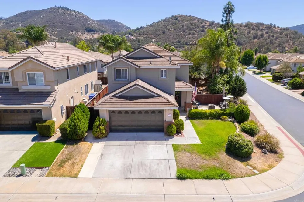 29705 Gracilior Drive Escondido, CA 92026