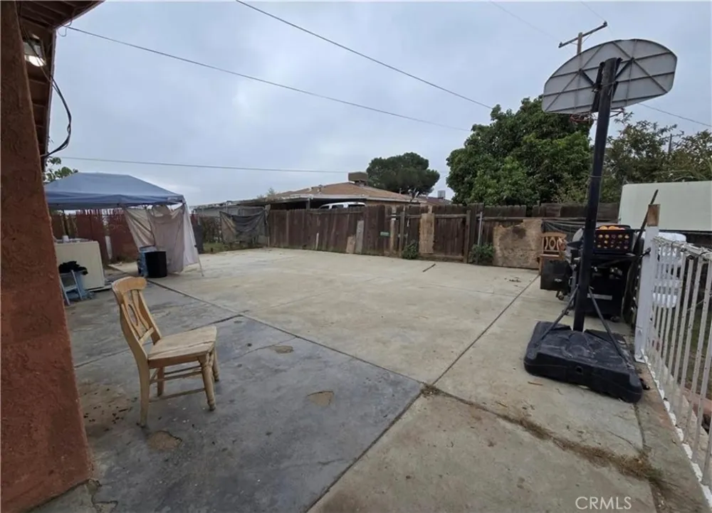 2004 Virginia Bakersfield, CA 93305