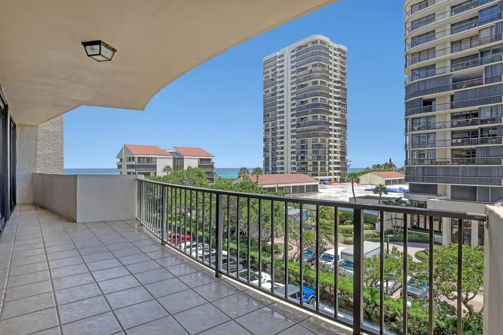 4200 OCEAN DRIVE #2-403 Riviera Beach, FL 33404