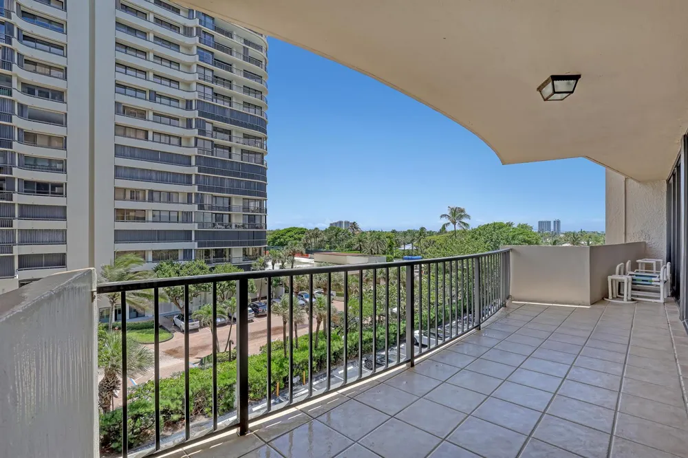4200 OCEAN DRIVE #2-403 Riviera Beach, FL 33404