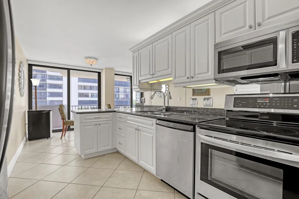 4200 OCEAN DRIVE #2-403 Riviera Beach, FL 33404
