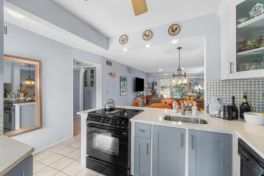 2161 NE 1st Court #205 Boynton Beach, FL 33435