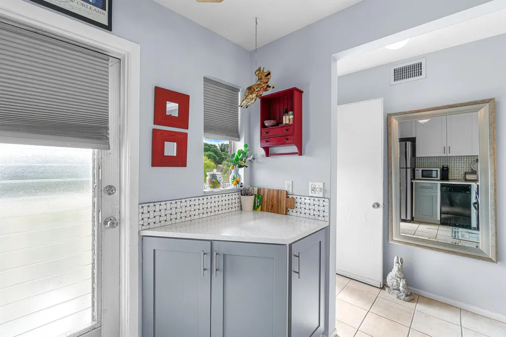 2161 NE 1st Court #205 Boynton Beach, FL 33435