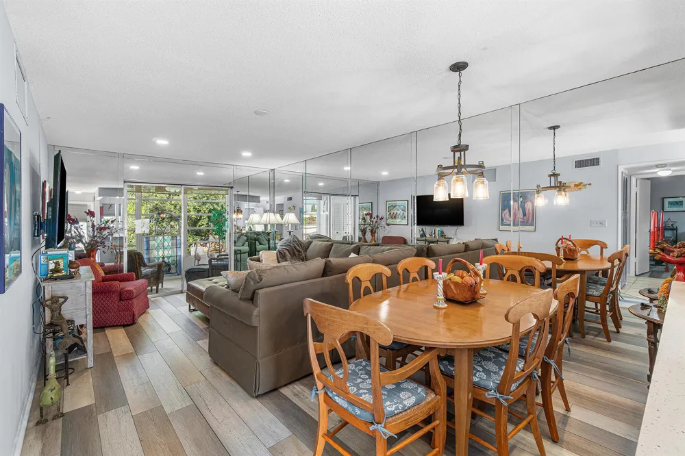 2161 NE 1st Court #205 Boynton Beach, FL 33435