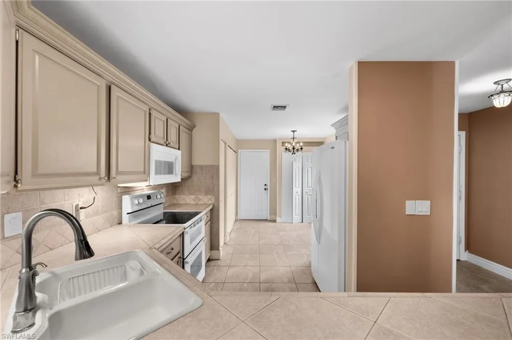1439 Larkspur Drive Fort Myers, FL 33901