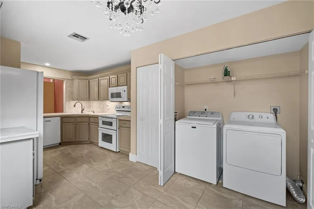 1439 Larkspur Drive Fort Myers, FL 33901