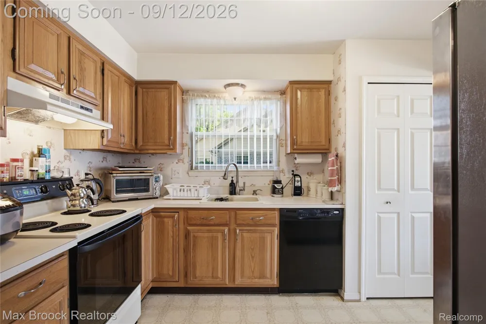 5624 Township Court Sterling Heights City, MI 48310